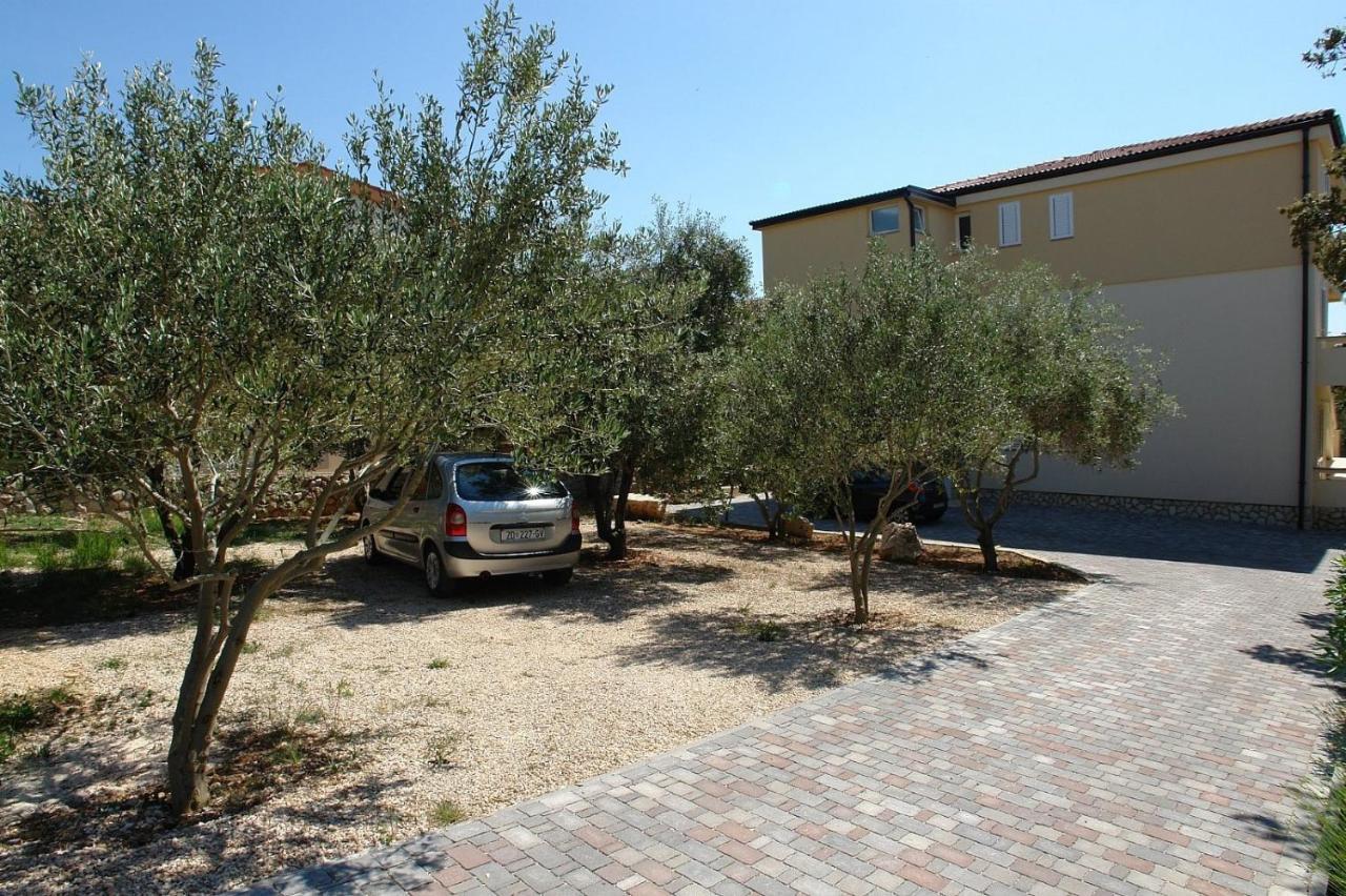 Apartments With A Parking Space Mandre, Pag - 18748 콜란 외부 사진
