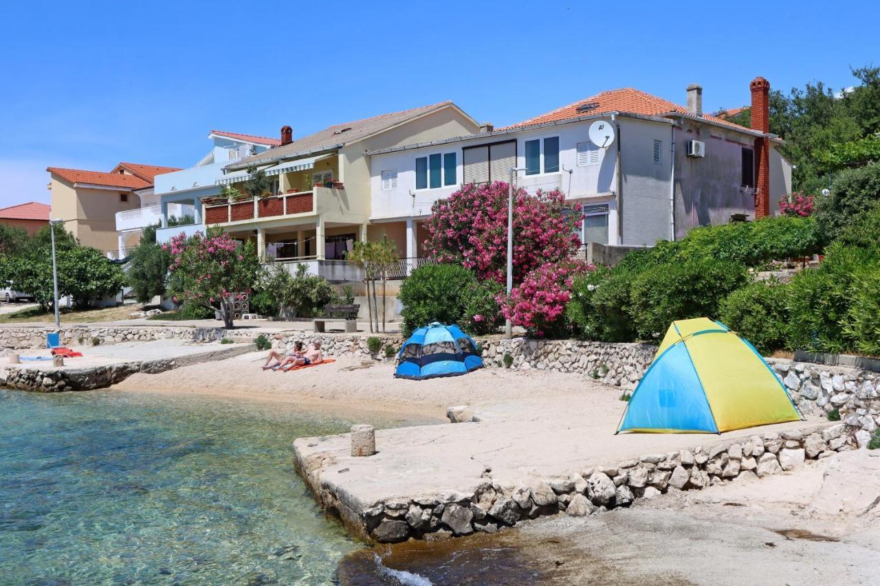 Apartments With A Parking Space Mandre, Pag - 18748 콜란 외부 사진