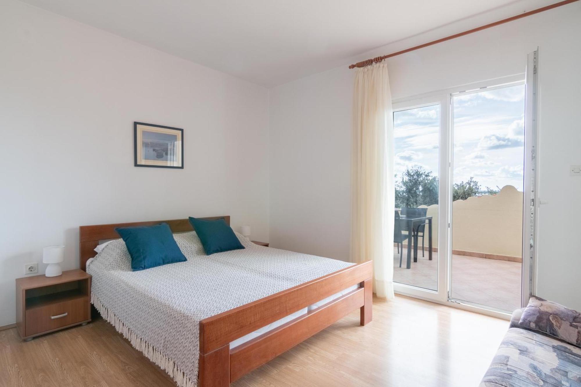 Apartments With A Parking Space Mandre, Pag - 18748 콜란 외부 사진
