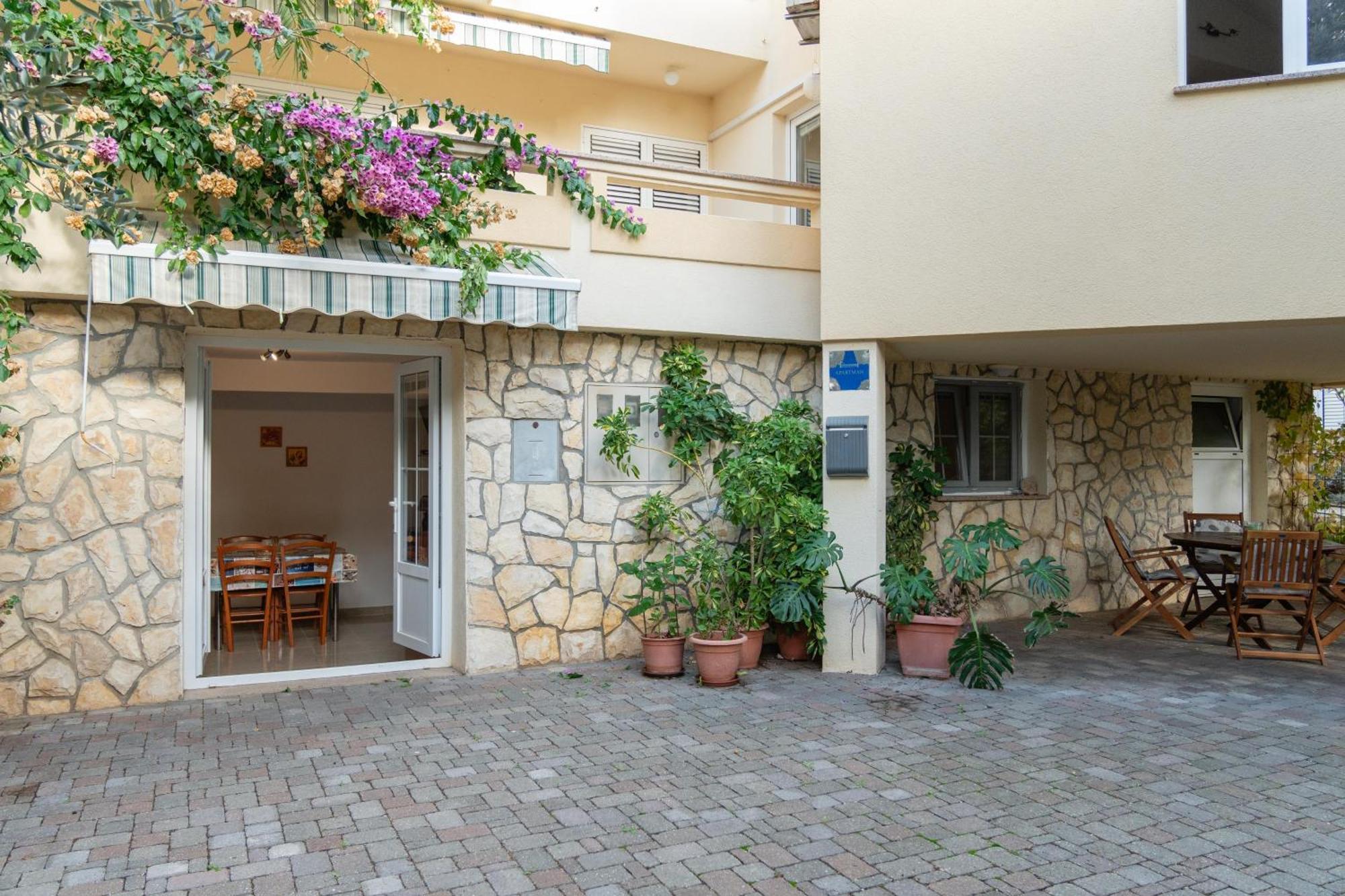 Apartments With A Parking Space Mandre, Pag - 18748 콜란 외부 사진