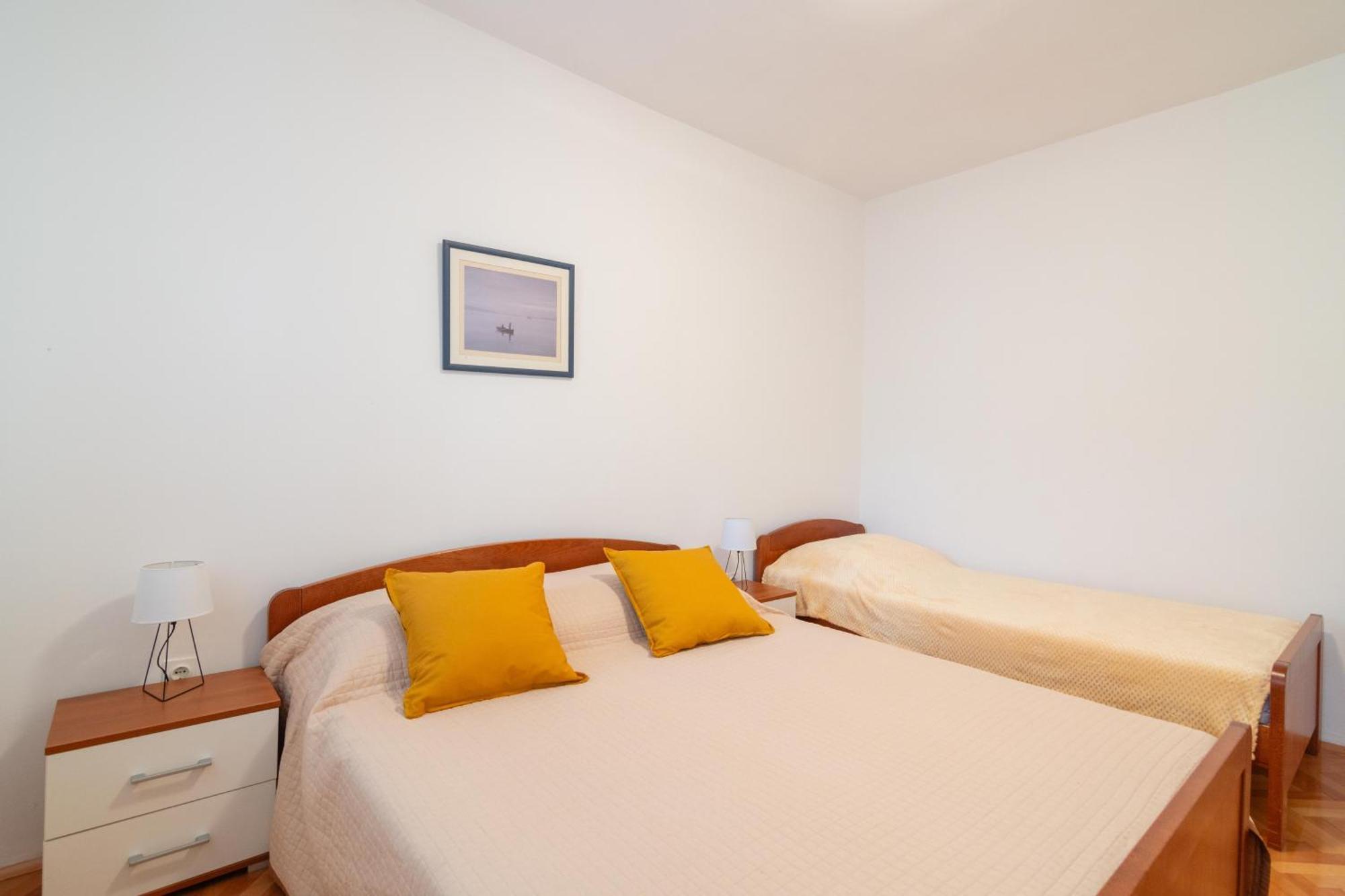 Apartments With A Parking Space Mandre, Pag - 18748 콜란 객실 사진